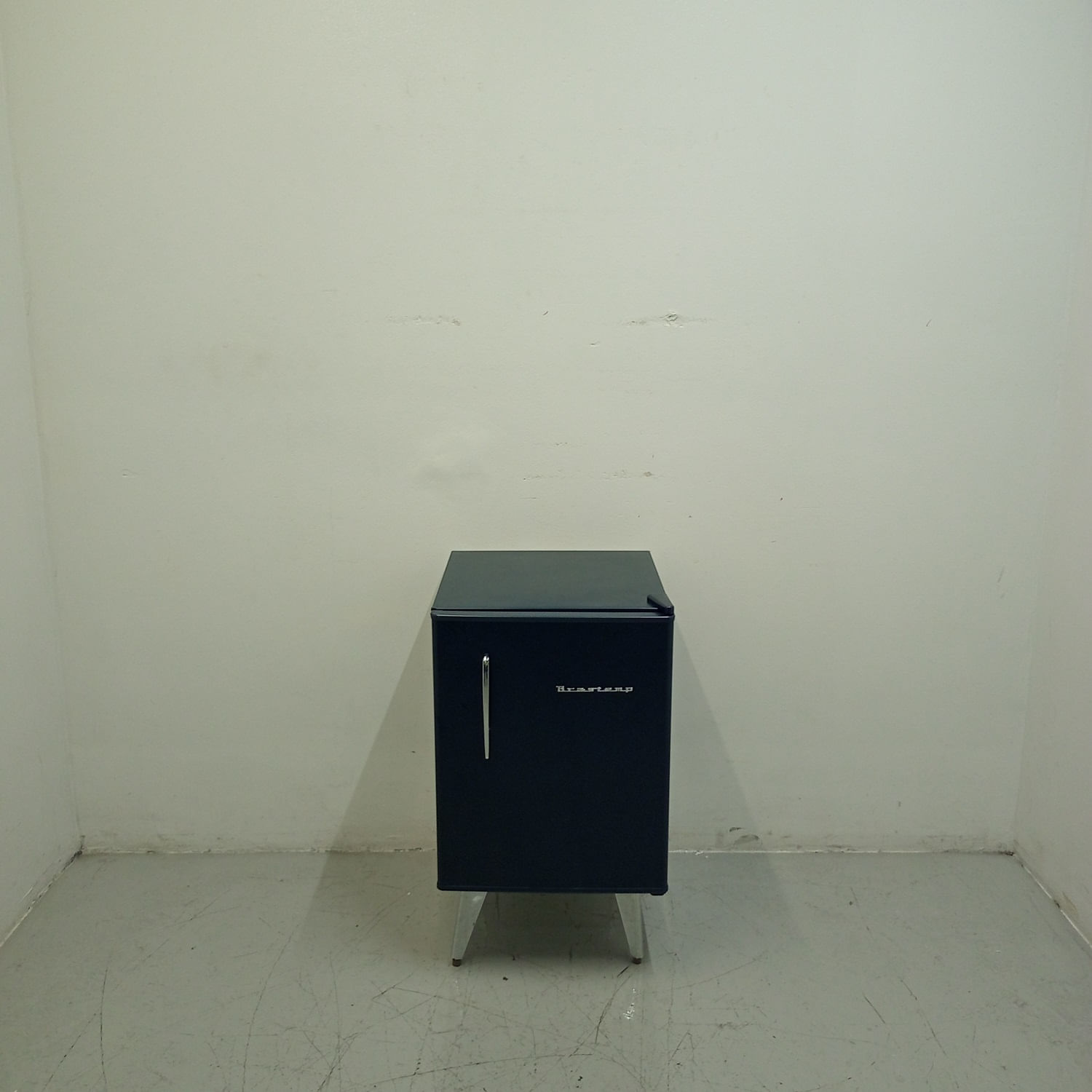 Frigobar Brastemp Retrô 76 Litros Midnight Blue - Bra08hzas1_Wexcele_Jl5312494 110V