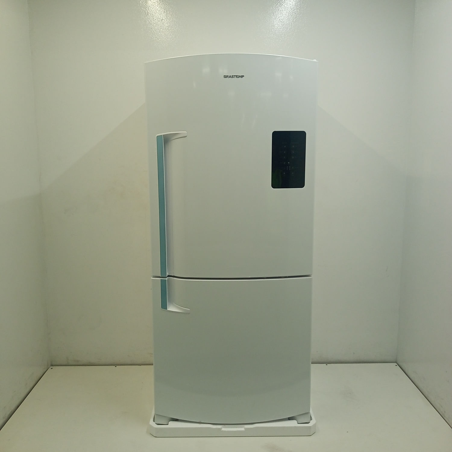 Geladeira Brastemp Frost Free Inverse 588 Litros Branca Com Smart Bar Bre85abas2_Wotimo_Jb6520419 110V