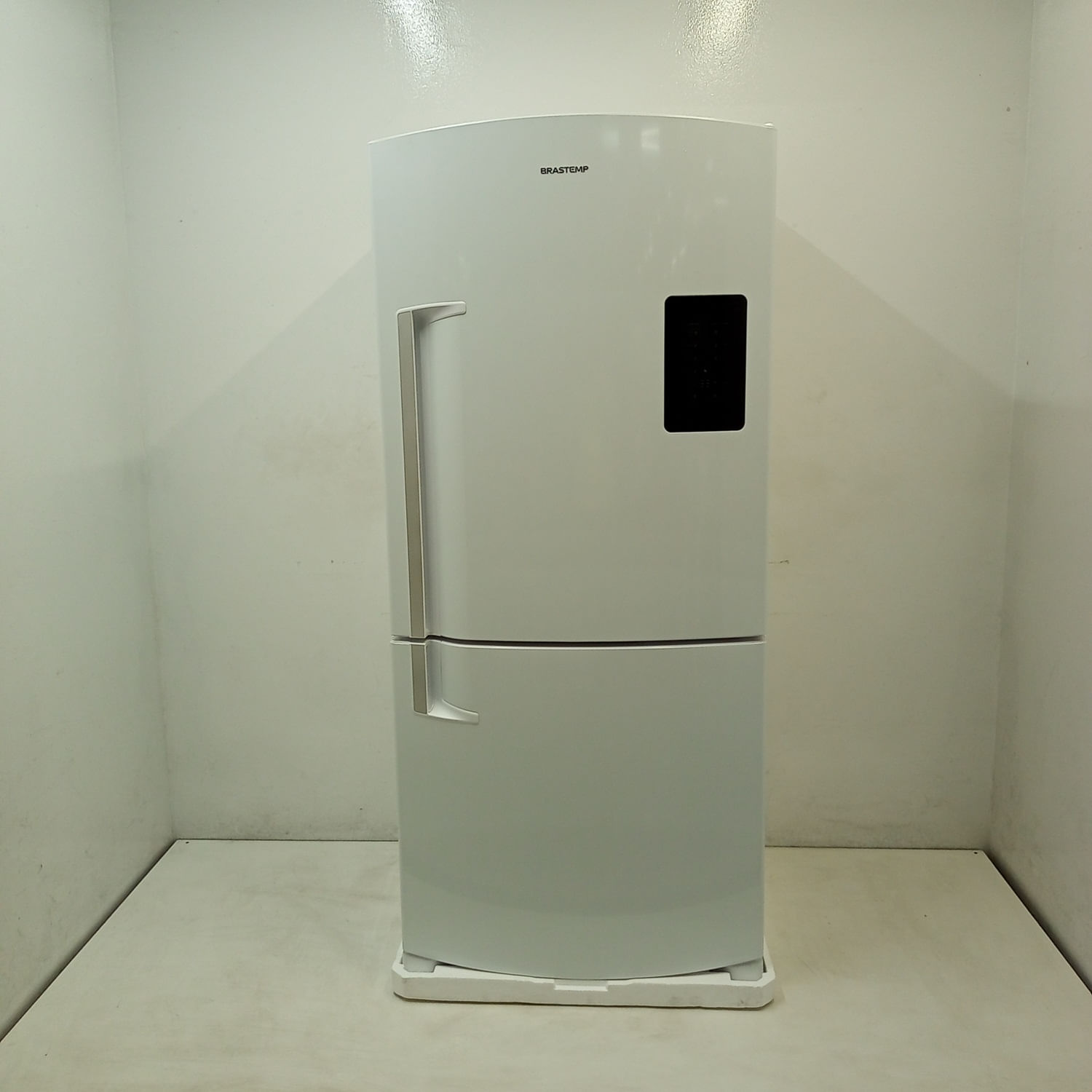 Geladeira Brastemp Frost Free Inverse 588 Litros Branca Com Smart Bar Bre85abas1_Wexcele_Jd6147894 110V