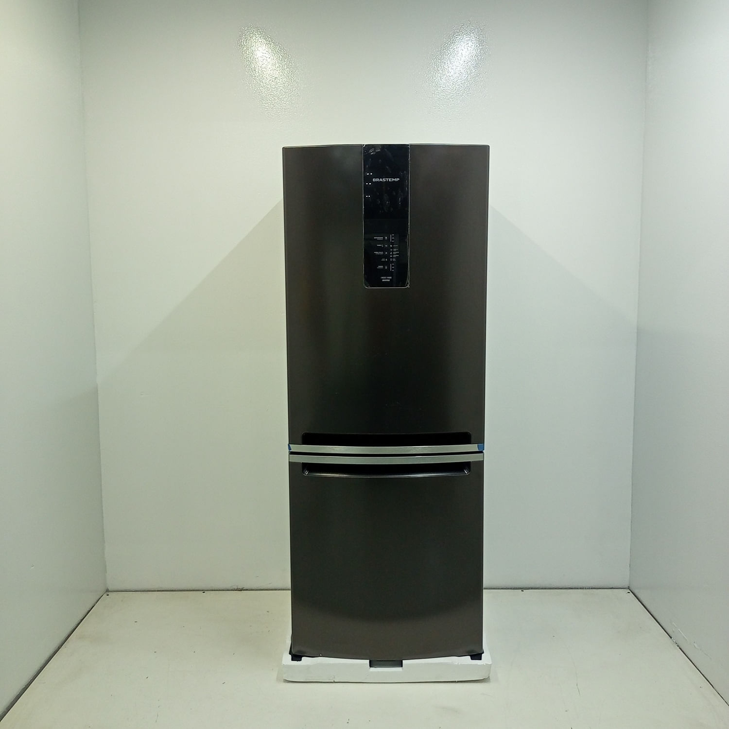 Geladeira Brastemp Eclipse Collection Frost Free Inverse A+++ 447 Litros Cor Black Inox Com Smart Flow E Fresh Box - Bre57feas1_Wexcele_Jf6005769 110V