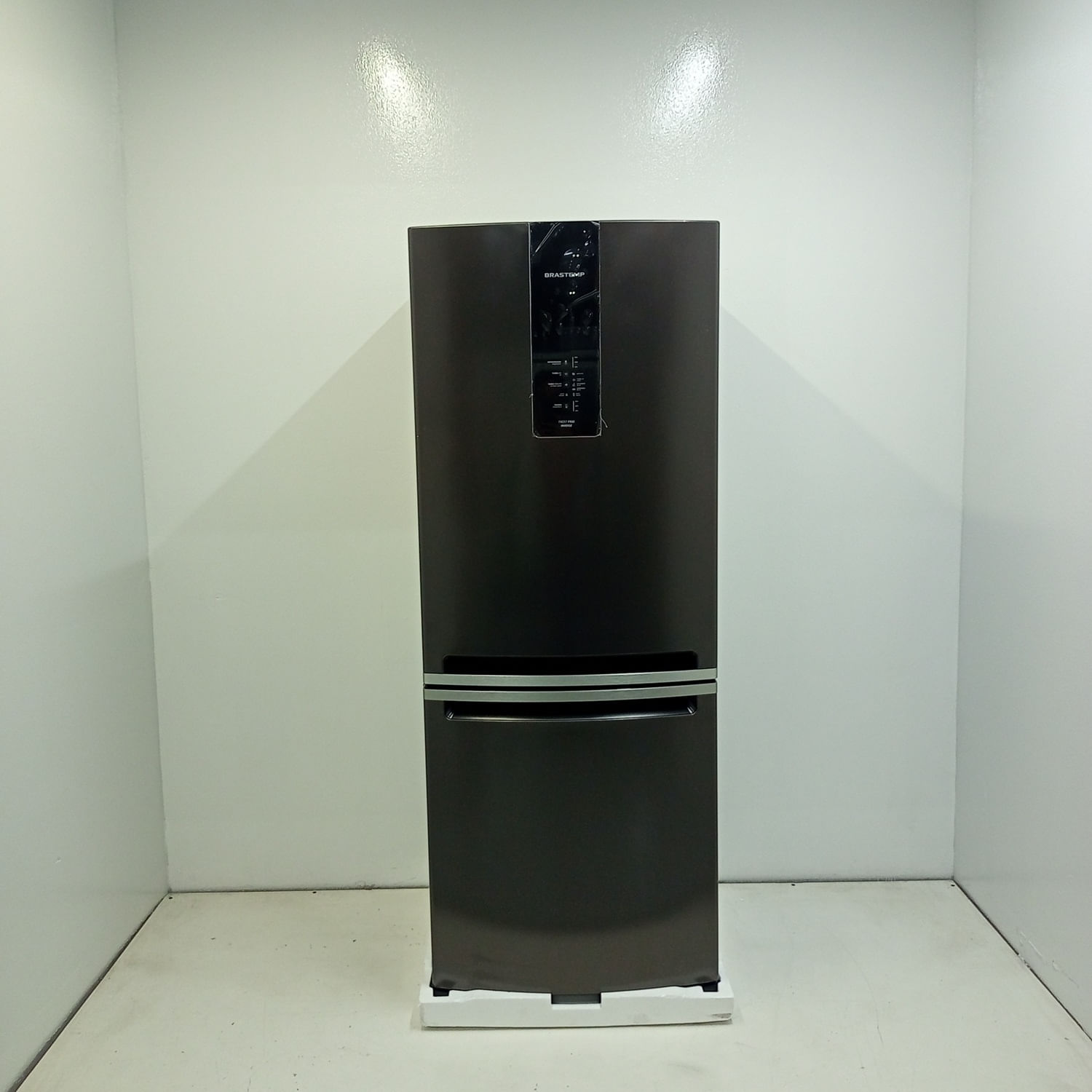 Geladeira Brastemp Eclipse Collection Frost Free Inverse A+++ 447 Litros Cor Black Inox com Smart Flow e Fresh Box - BRE57FEAS3_WBOM_JF6005286