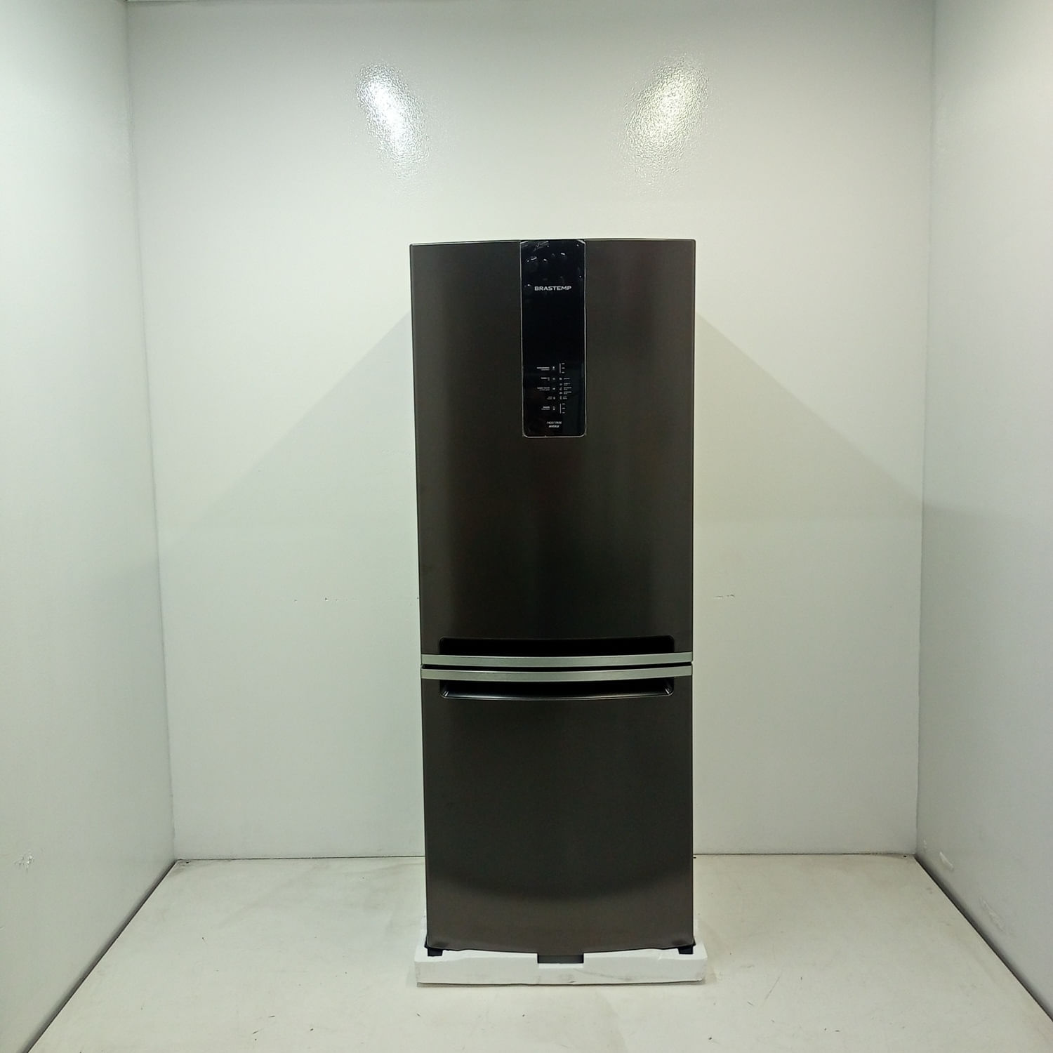 Geladeira Brastemp Eclipse Collection Frost Free Inverse A+++ 447 Litros Cor Black Inox Com Smart Flow E Fresh Box - Bre57feas2_Wotimo_Jf6006488 110V