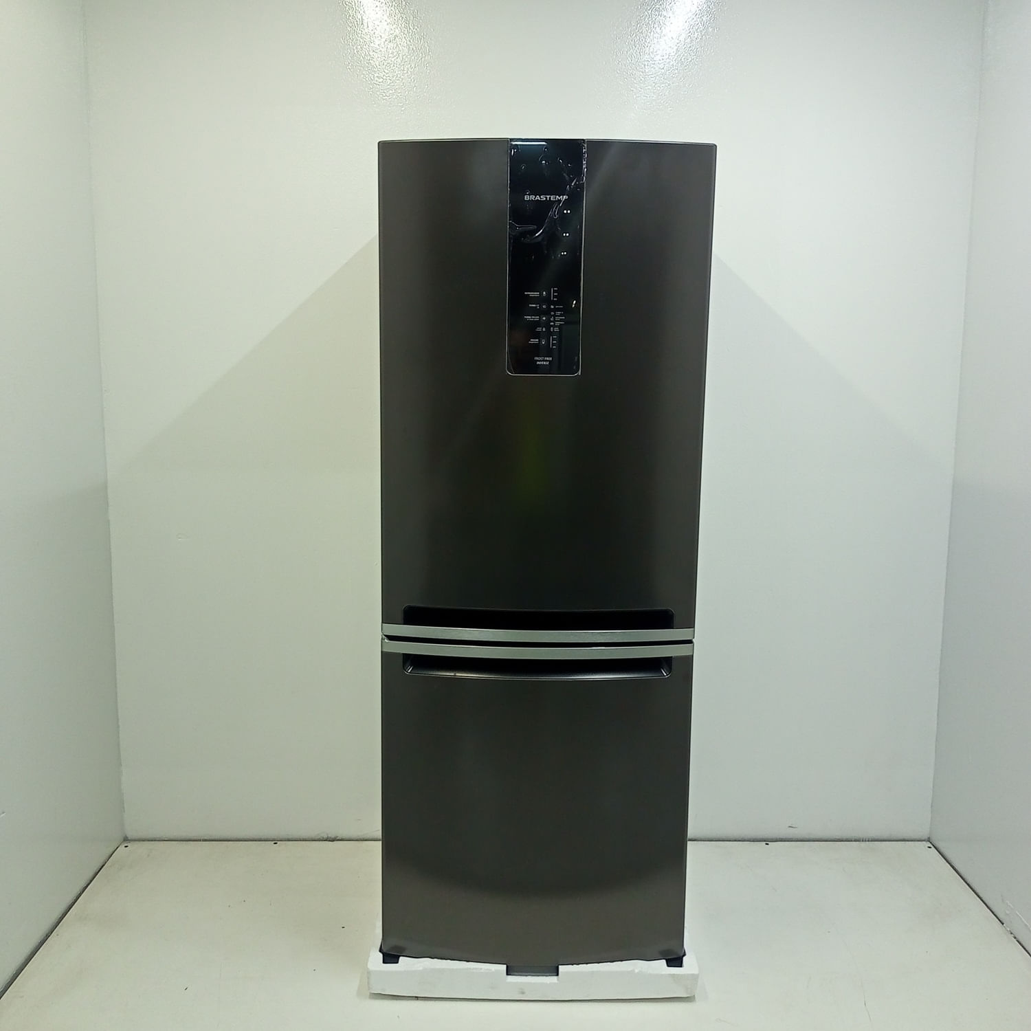 Geladeira Brastemp Eclipse Collection Frost Free Inverse A+++ 447 Litros Cor Black Inox com Smart Flow e Fresh Box - BRE57FEAS2_WOTIMO_JF6043628