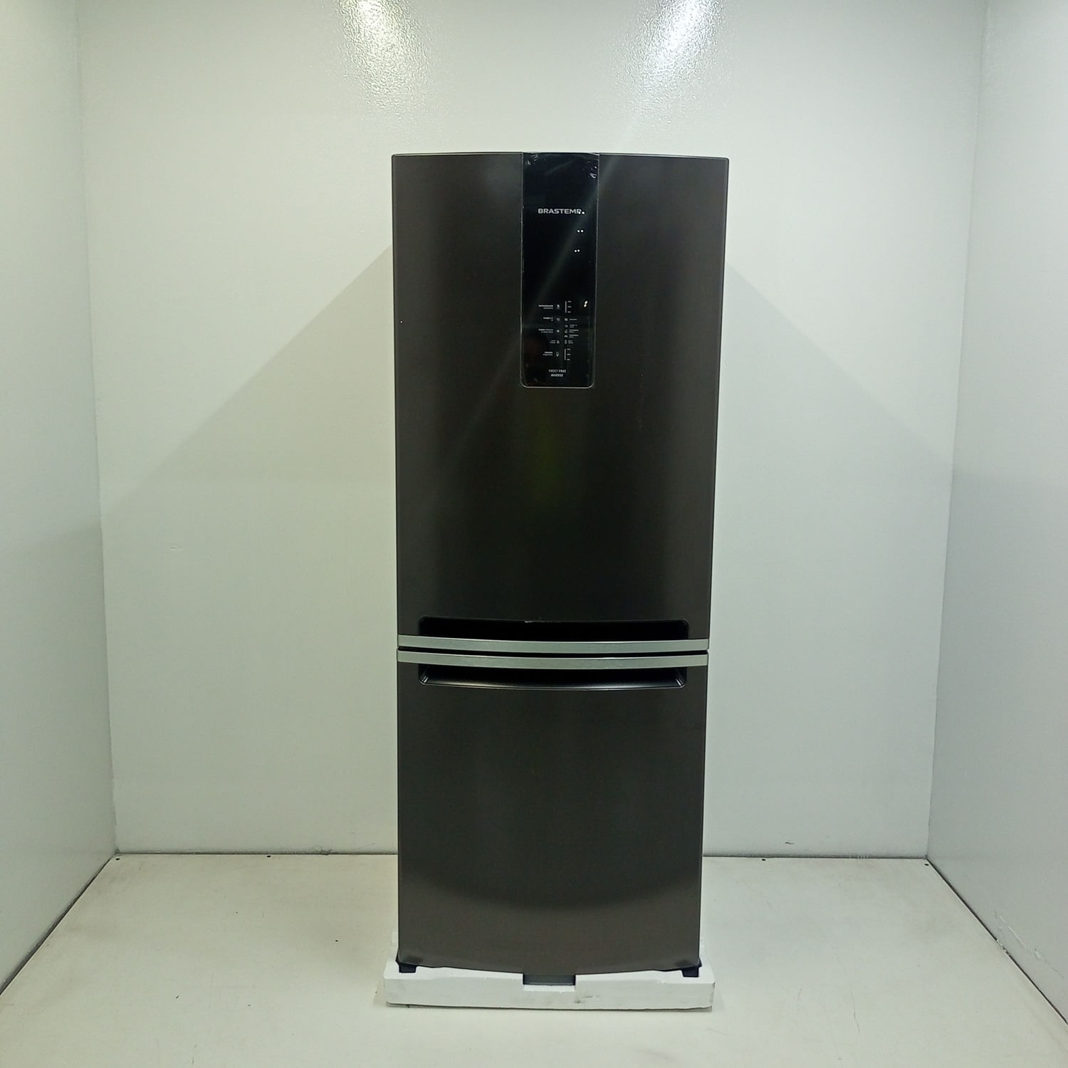 Geladeira Brastemp Eclipse Collection Frost Free Inverse A+++ 447 Litros Cor Black Inox com Smart Flow e Fresh Box - BRE57FEAS2_WOTIMO_JF6043630