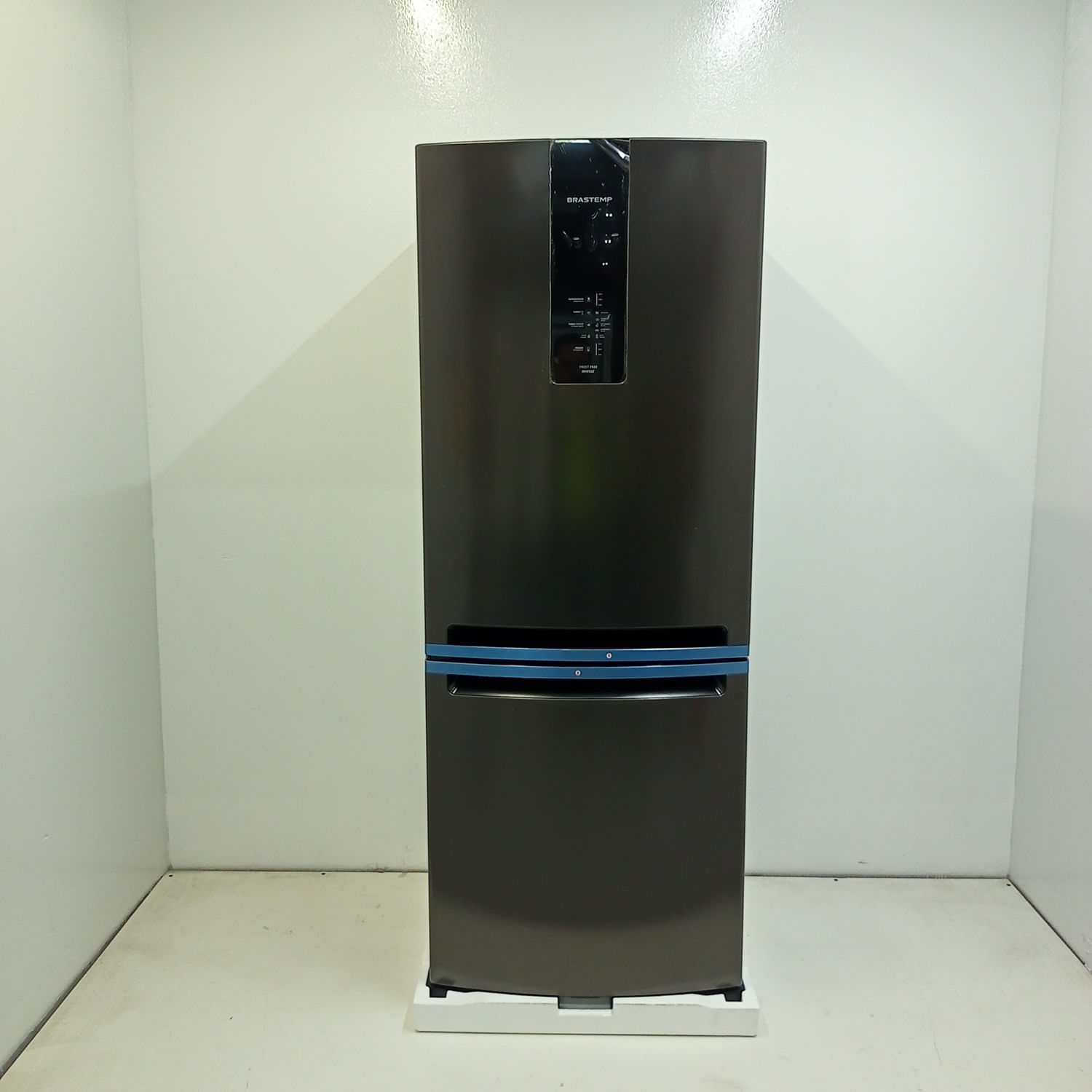 Geladeira Brastemp Eclipse Collection Frost Free Inverse A+++ 447 Litros Cor Black Inox com Smart Flow e Fresh Box - BRE57FEAS2_WOTIMO_JG6087921