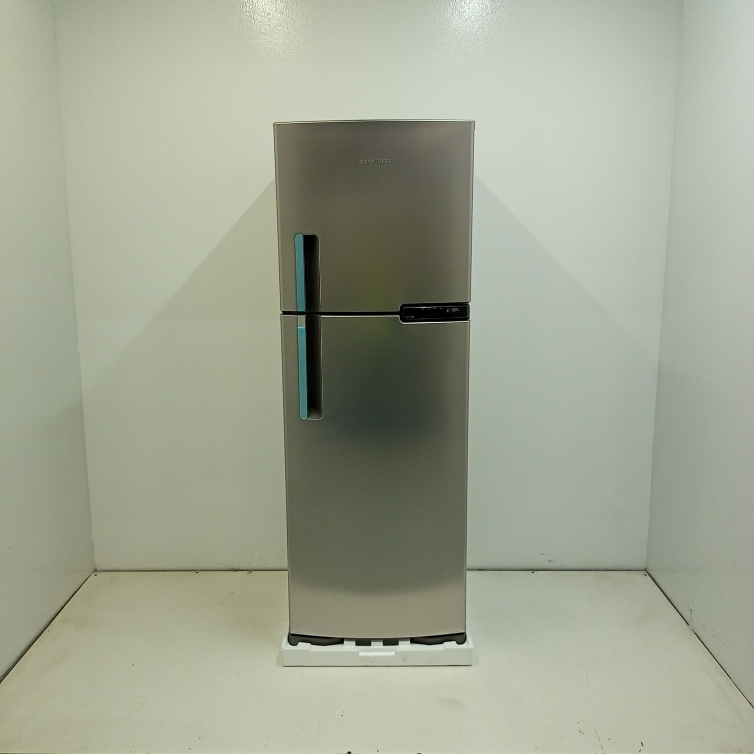 Geladeira Brastemp Frost Free Duplex 375 Litros Com Compartimento Extrafrio - Brm44hkbs3_Wbom_Jg6273599 220V
