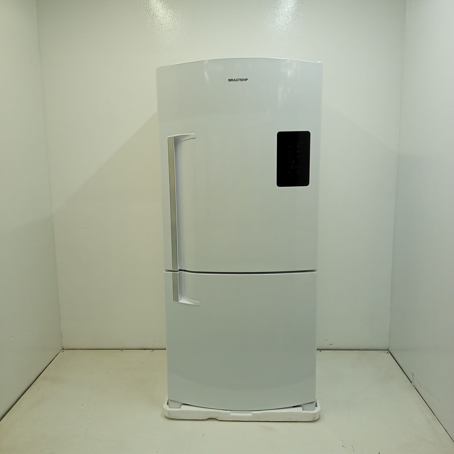 Geladeira Brastemp Frost Free Inverse 588 Litros Branca Com Smart Bar Bre85abas2_Wotimo_Jg6273631 110V