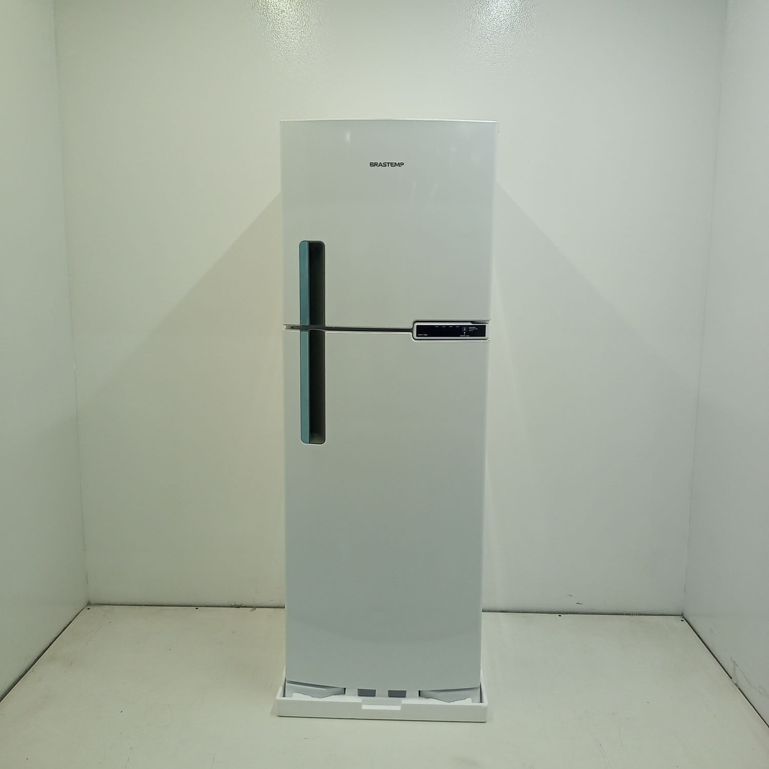 Geladeira Brastemp Frost Free Duplex 375 litros cor Branca - BRM44HBBS3_WBOM_JH6472888